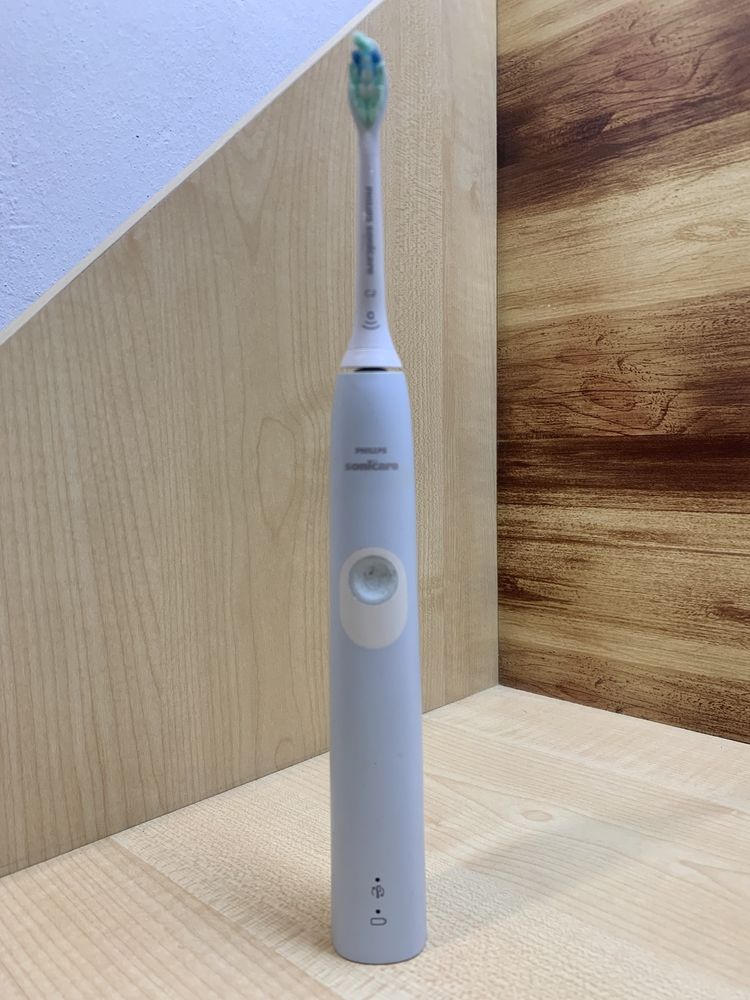 Зубна щітка Philips Sonicare hx680c