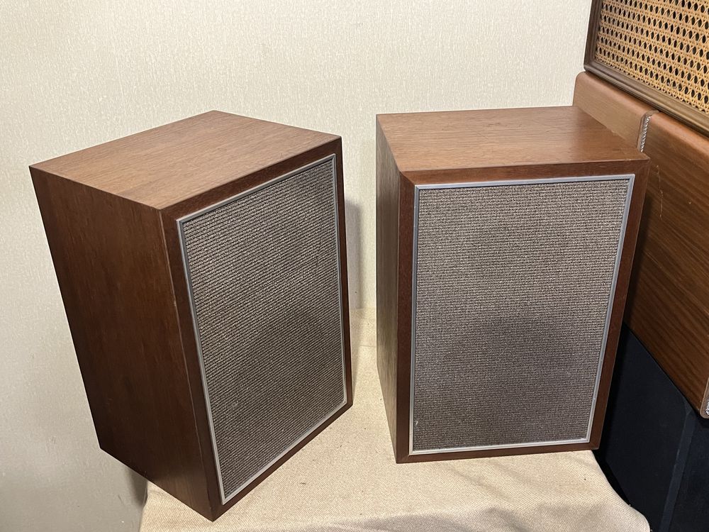 Немецкая полочная HI-FI акустика UNIVERSUM QUELLE (40Вт/9кг)