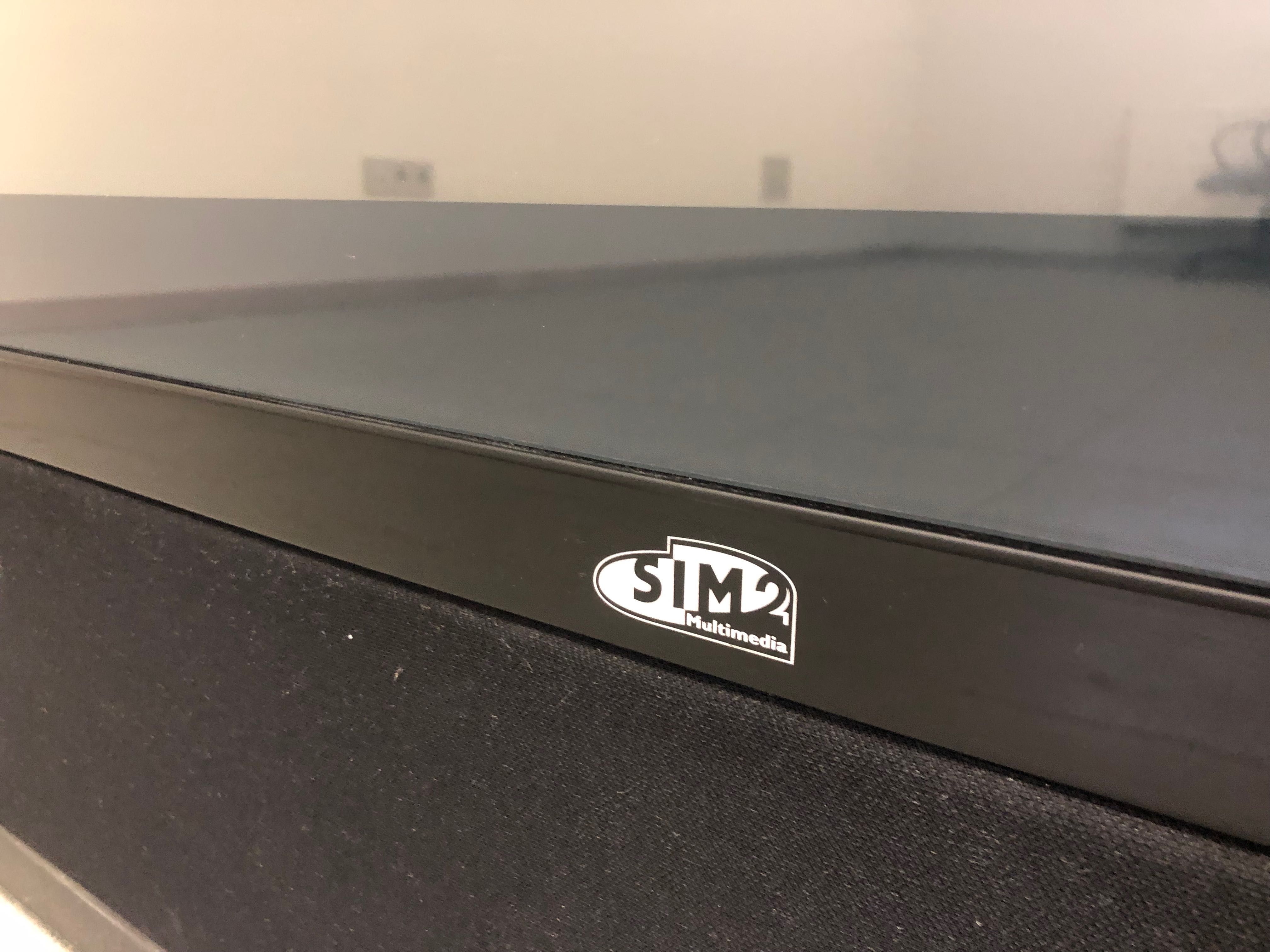 Проекційний телевізор sim2 domino 45 дюймів