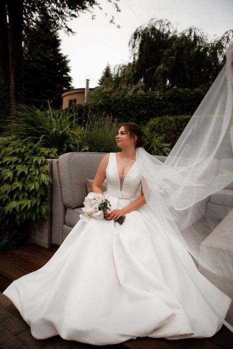 Весільна сукня айворі