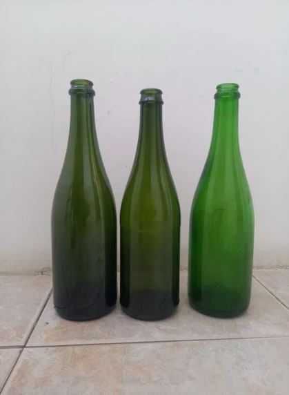 Garrafões e garrafas para Vinho em vidro e plástico
