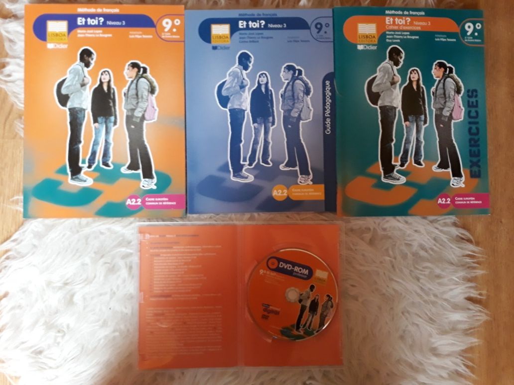 Manual Francês 9ano com soluções e CD áudio NOVOS