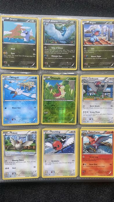 Album z kartami pokemon vintage