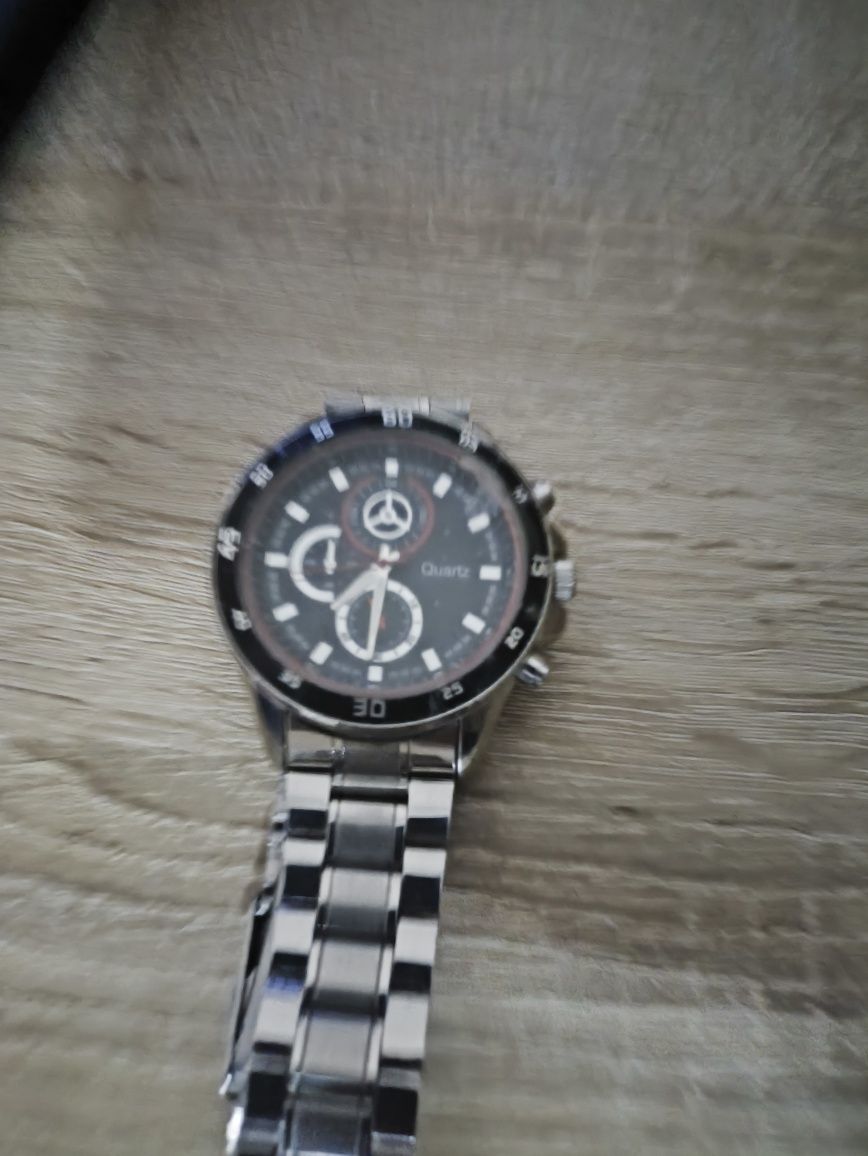 Zegarek Quartz wykonany z stali nie rdzewnej
