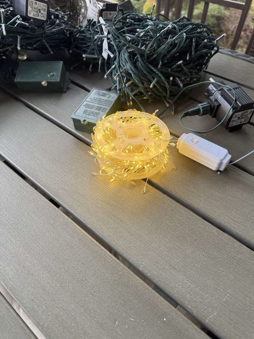 Новоррічні прикраси, ялинка, гірлянди, новорічний декор