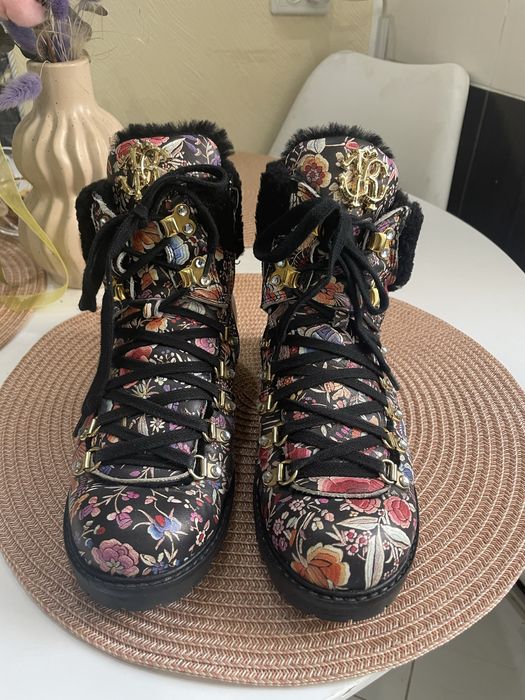 Зимние ботиночки Roberto Cavalli 35 размер