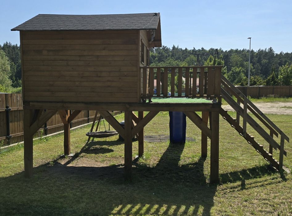 Duży plac zabaw dla dziecka solidny