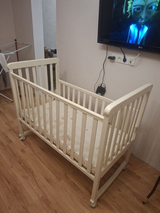 Дитяча кроватка + матрац