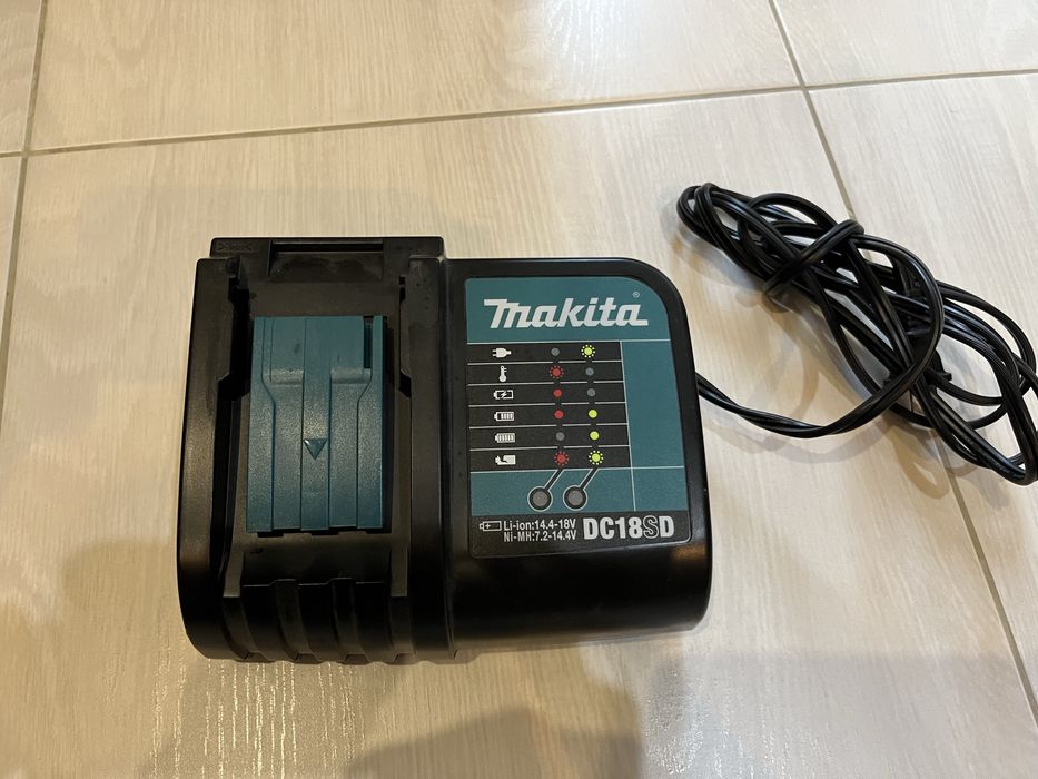 Зарядний пристрій Makita DC18SD оригінал