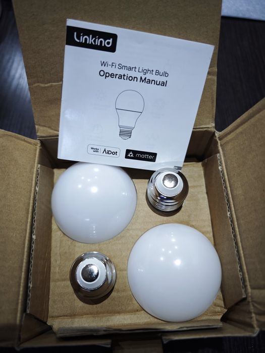 4 inteligentnne żarówki RGBTW