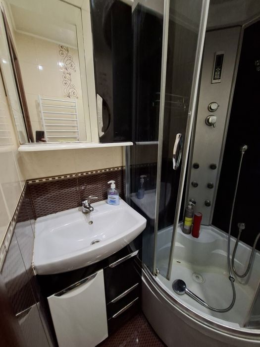 Подобова оренда квартири біля Тисячки  2 кімнати