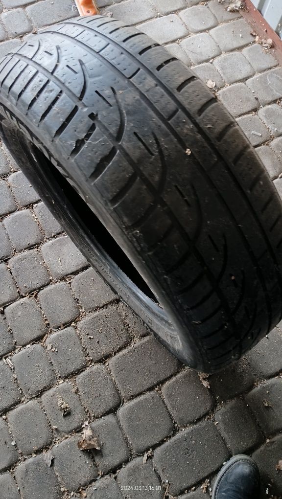 Opony  215/60R 17