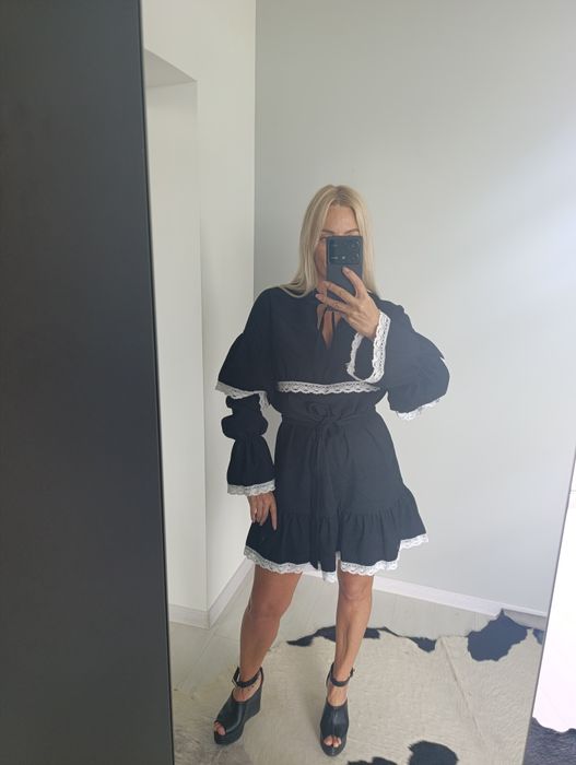 Сукня з рюшами М нова