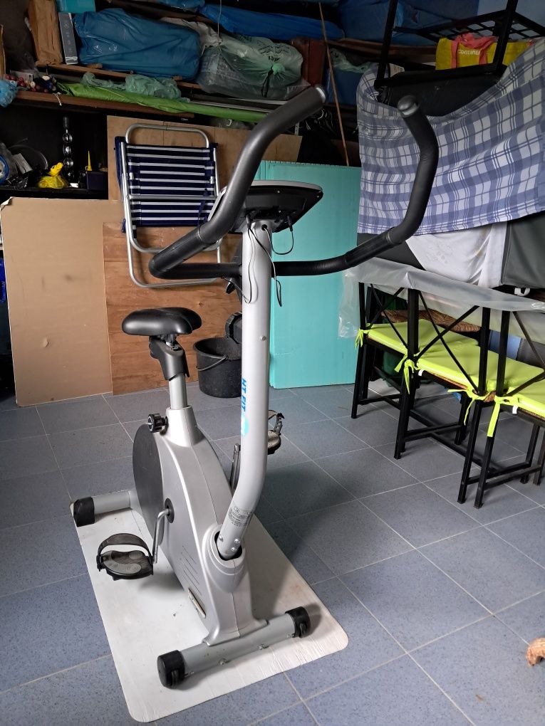 Bicicleta de ginástica