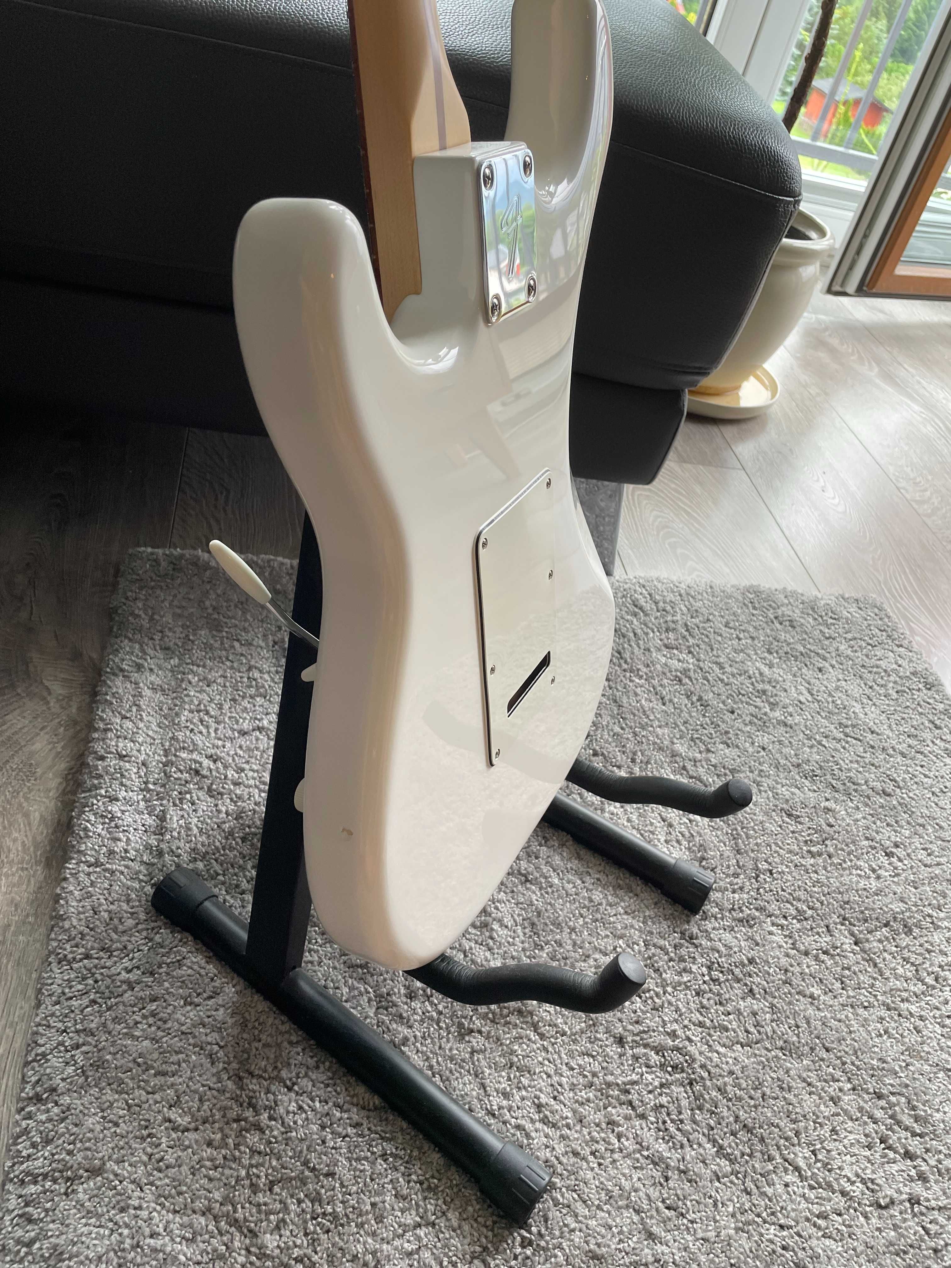 Gitara elektryczna Fender Player Stratocaster Pf Pwt