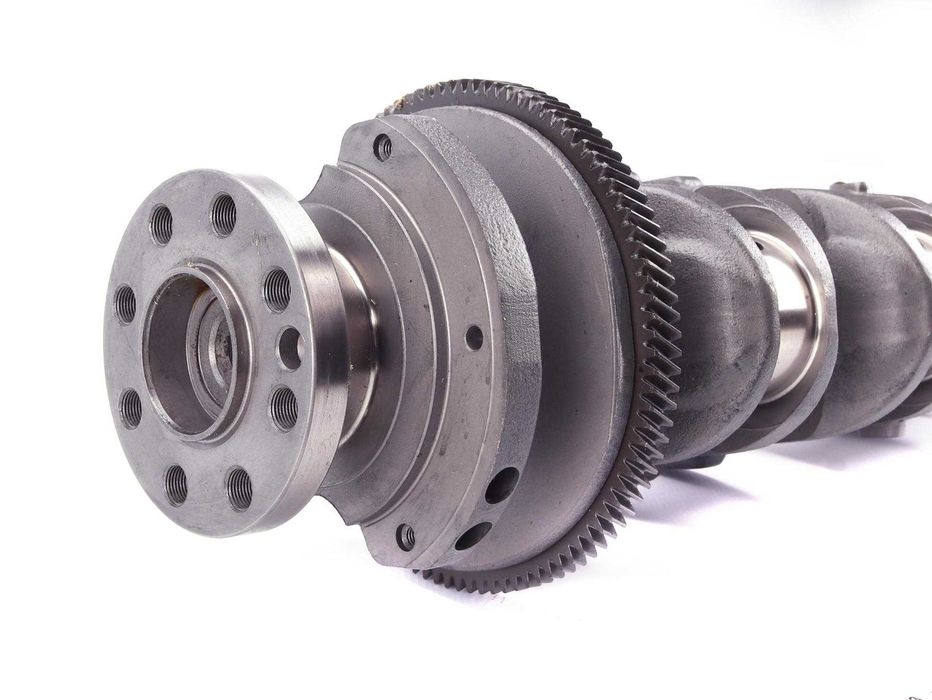 Коленчатый вал двигателя Renault Trafic Opel Vivaro Nissan Primastar