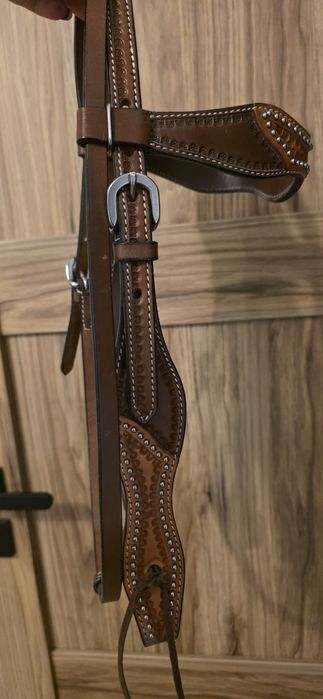 Śliczne ogłowie western