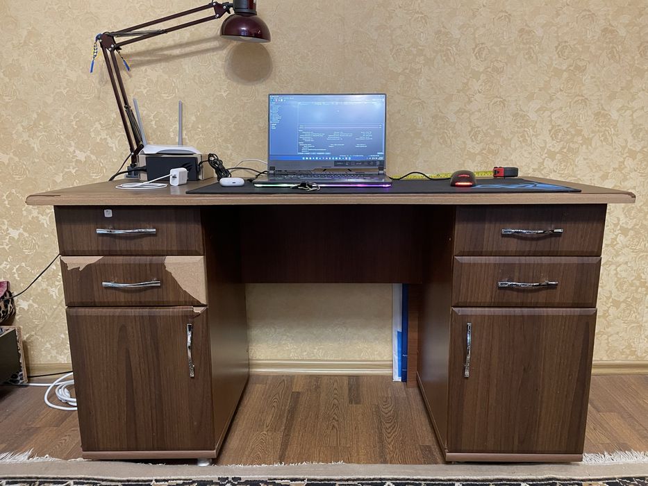 Стіл офісний/компютерний