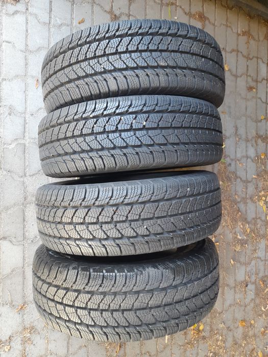 Opony zimowe Uniroyal Snow Max 3 215/70/15 109/107 R C ciężarowe