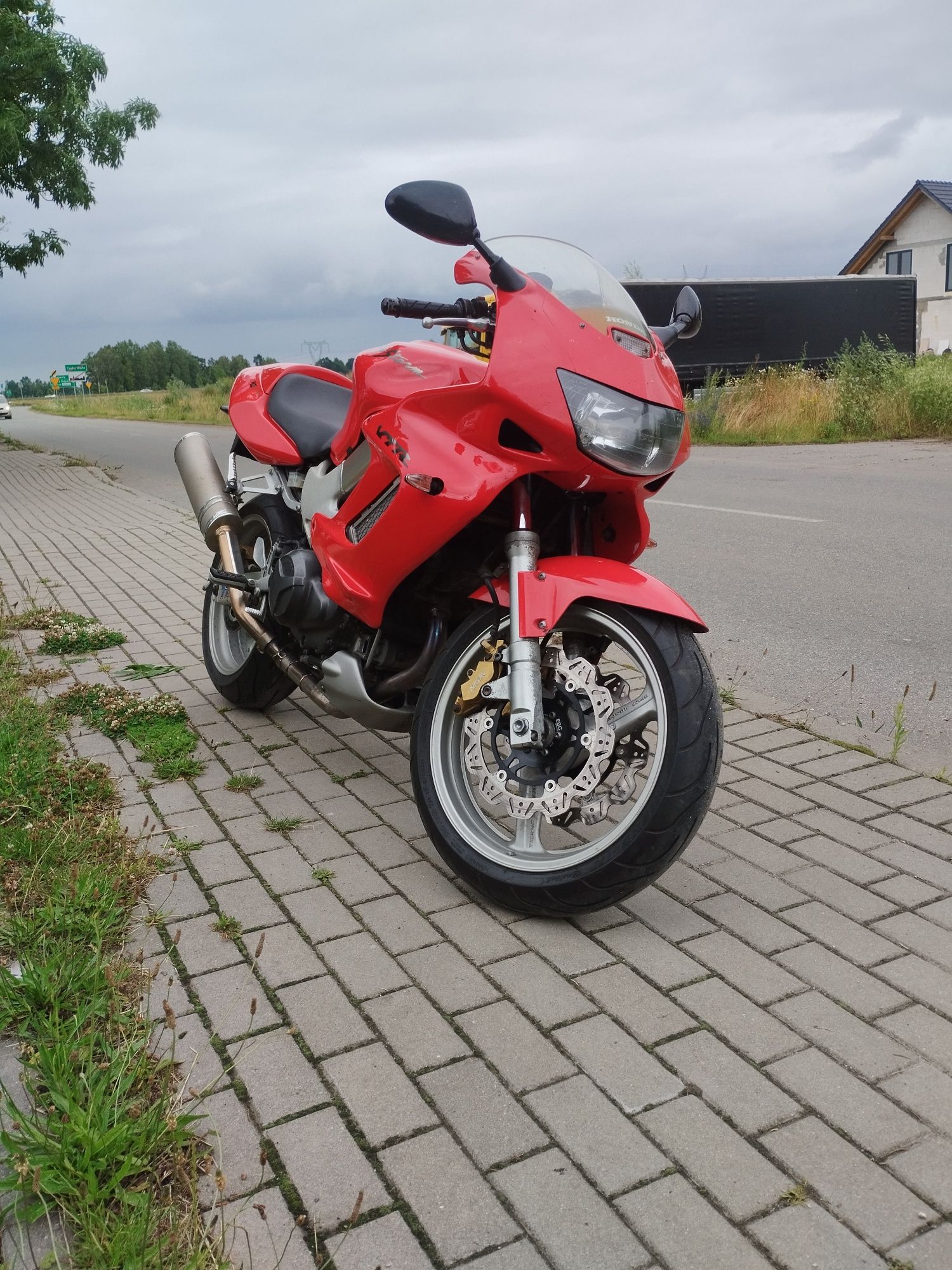 Honda vfr 1000f rok 2001 bdb stan