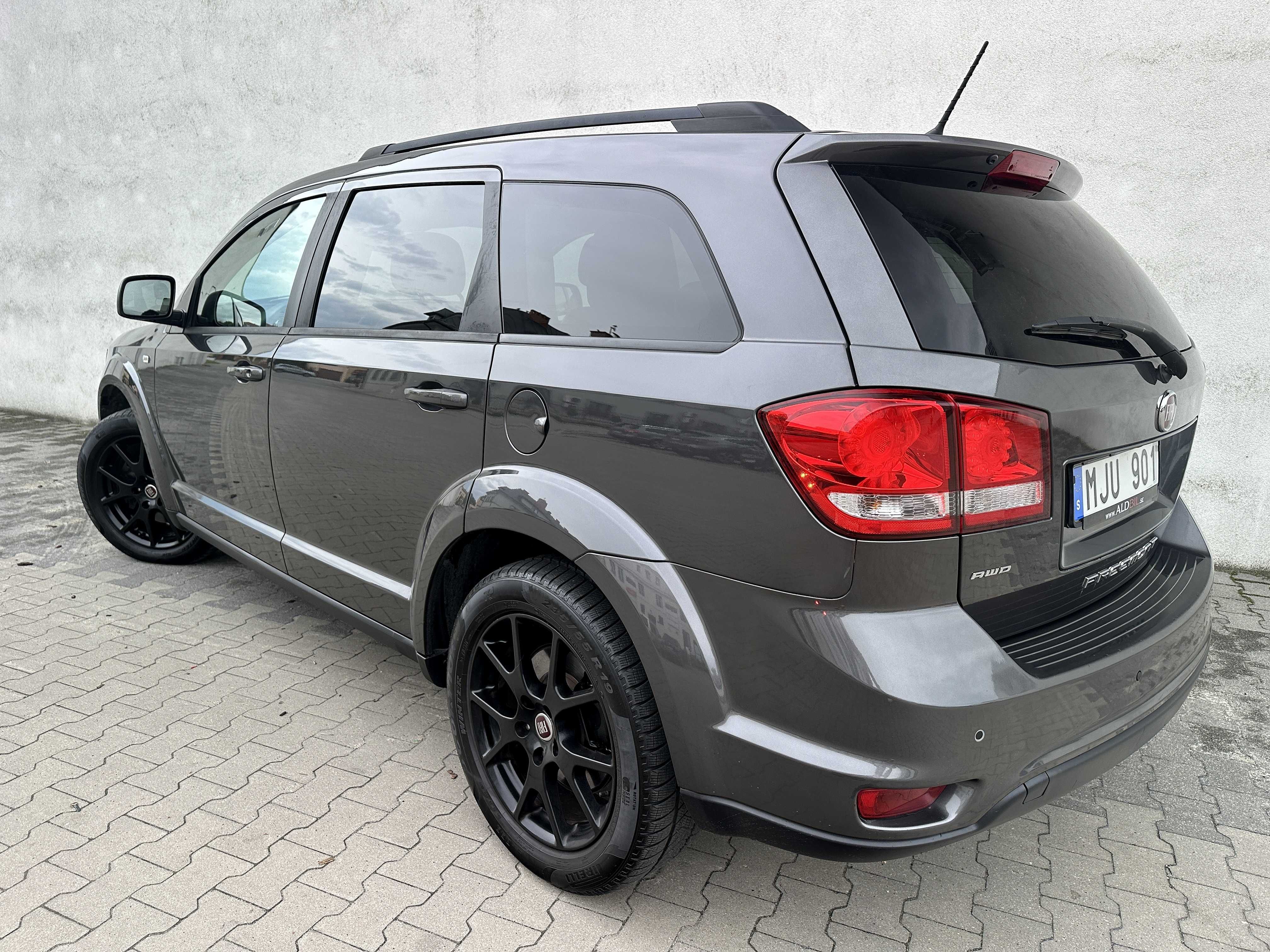 FIAT FREEMONT 2.0D 170PS AWD FULL Skóra Kamera DvD Alpine 7os BLACK 19