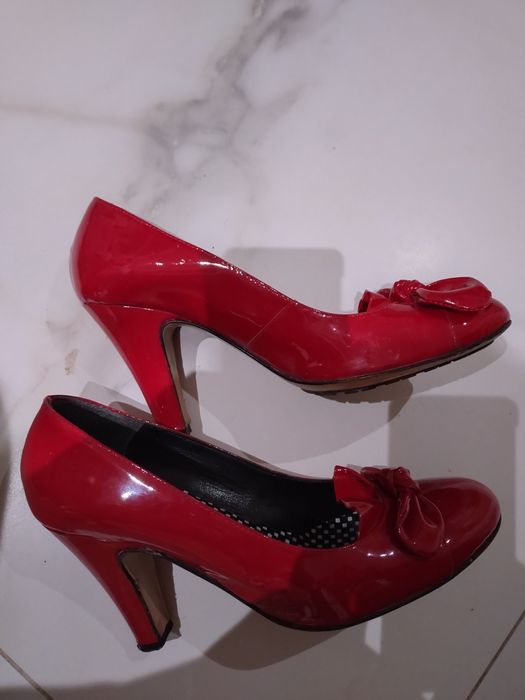 Buty lakiery królewny