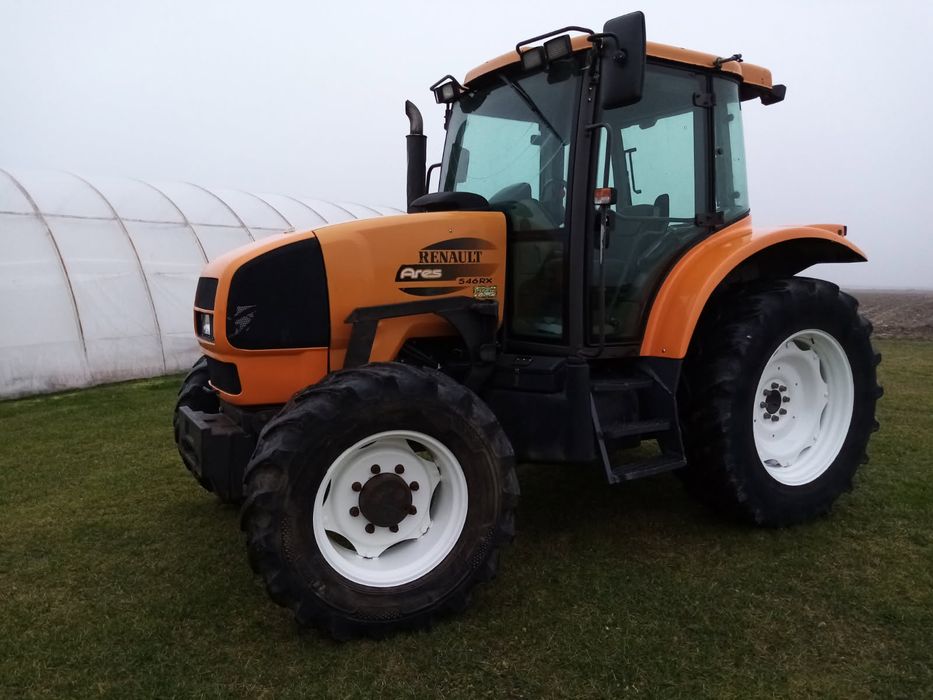 Renault Ares 546 RX z turem