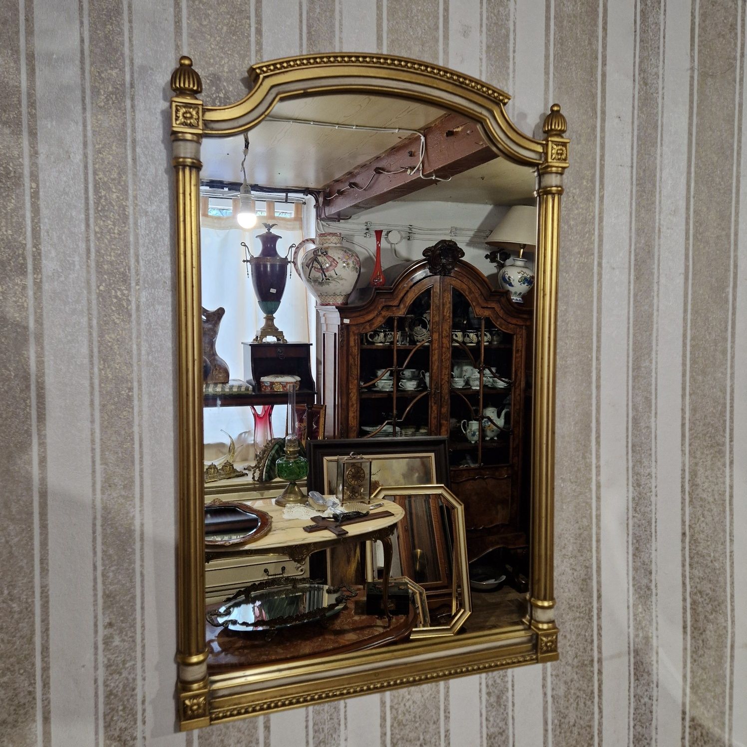 Piękne stylowe lustro w złotej ramie nr 14