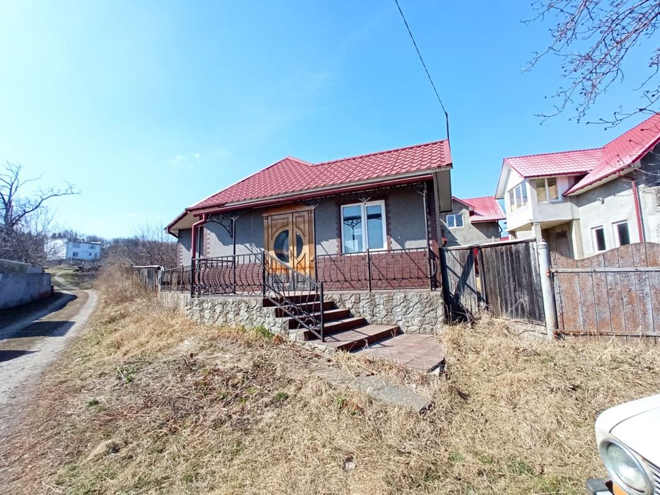 Продається господарство та магазин.