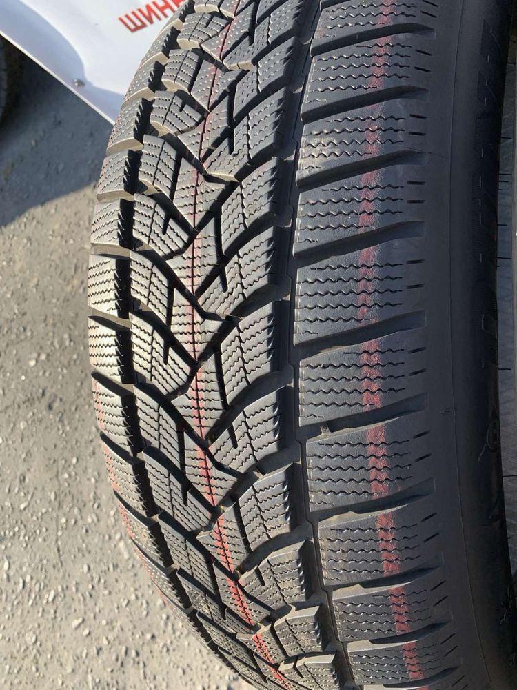Шини 235/55 R19 Dunlop зима 2022 рік 7,5/7 мм