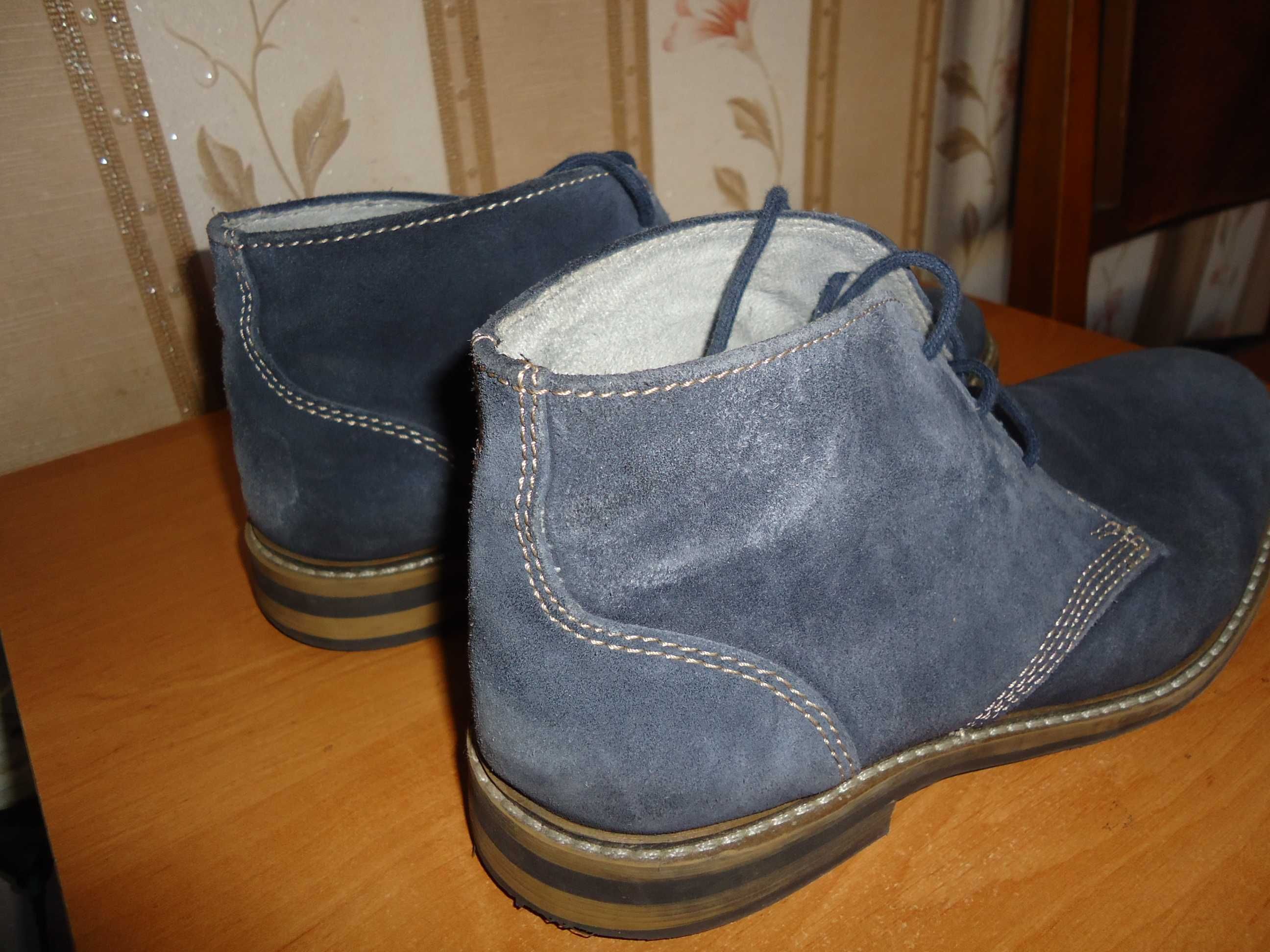Замшевые ботинки BATA, размер 41(27)