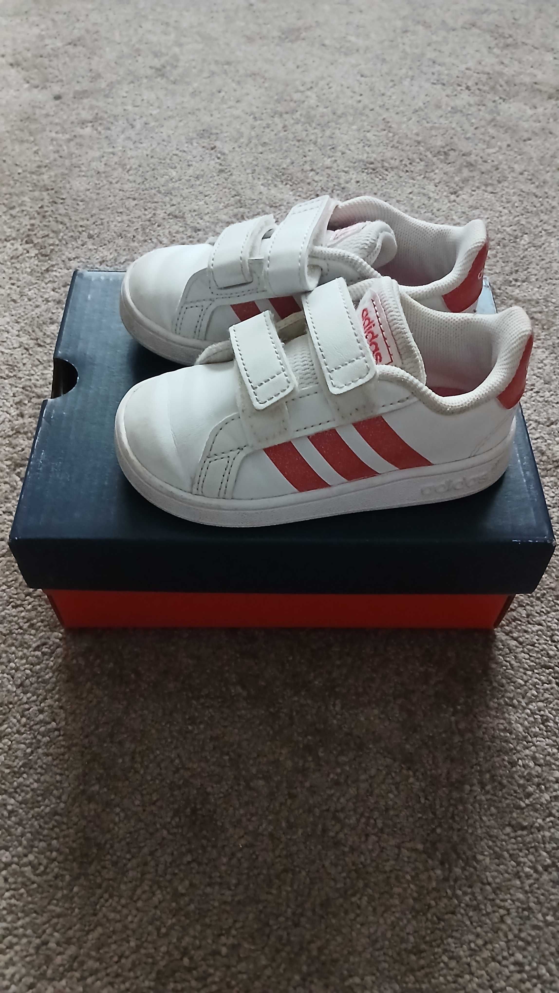 Sapatilhas adidas 21