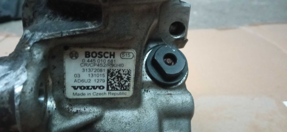 Pompa wtryskowa volvo volvo v60 v40 s60 xc60 D3 D4 D5 bdb oryginał.