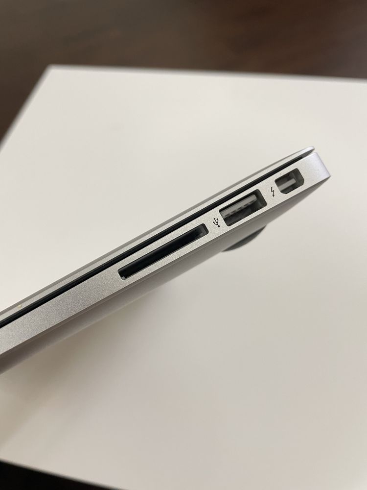 MacBook Air 13 (2017)