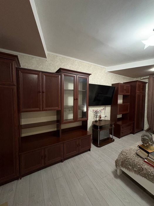 Меблева стінка ( шафа, пенал, сервант)