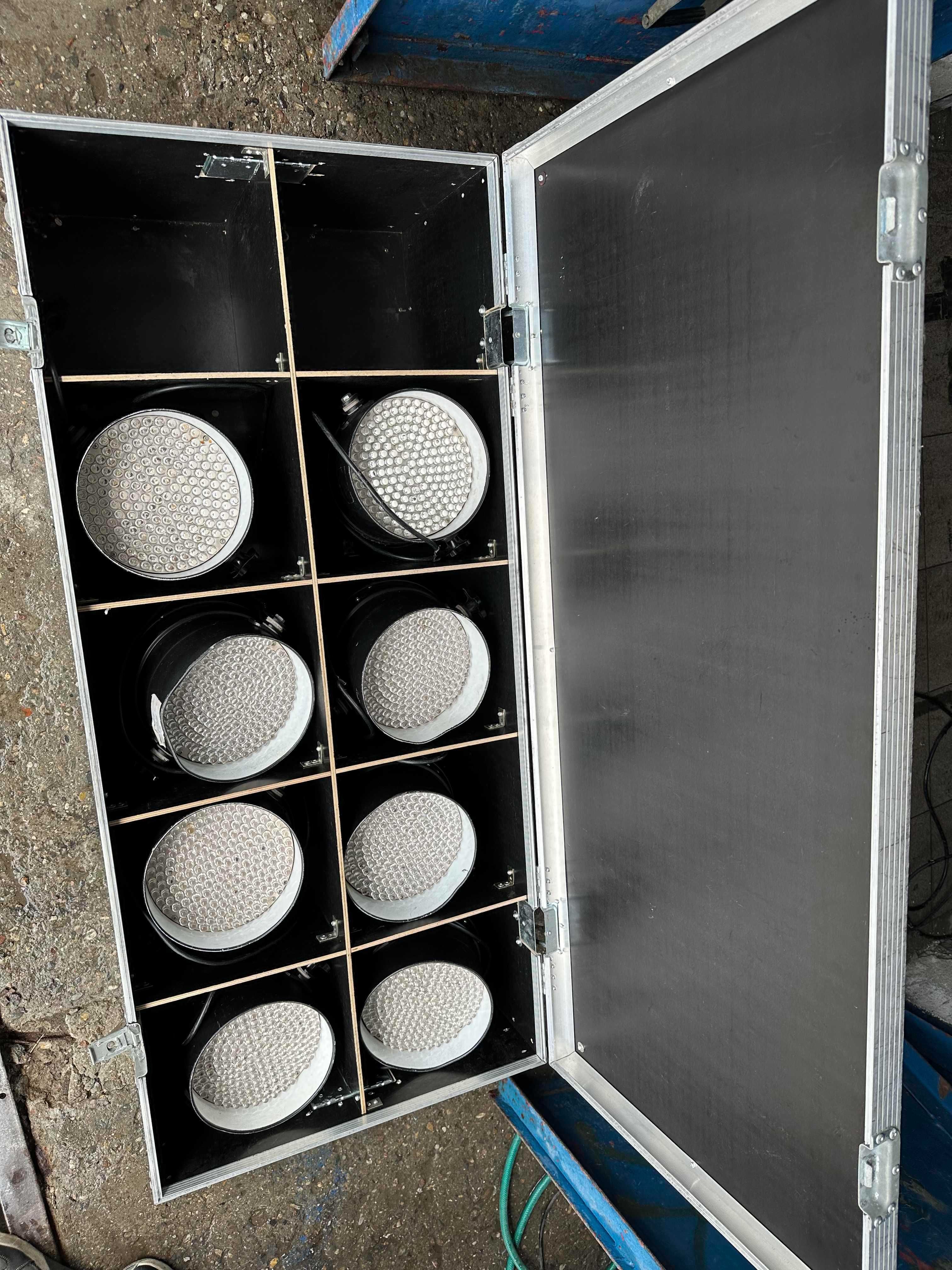 8x Eurolite LEDPAR 64 + kejs