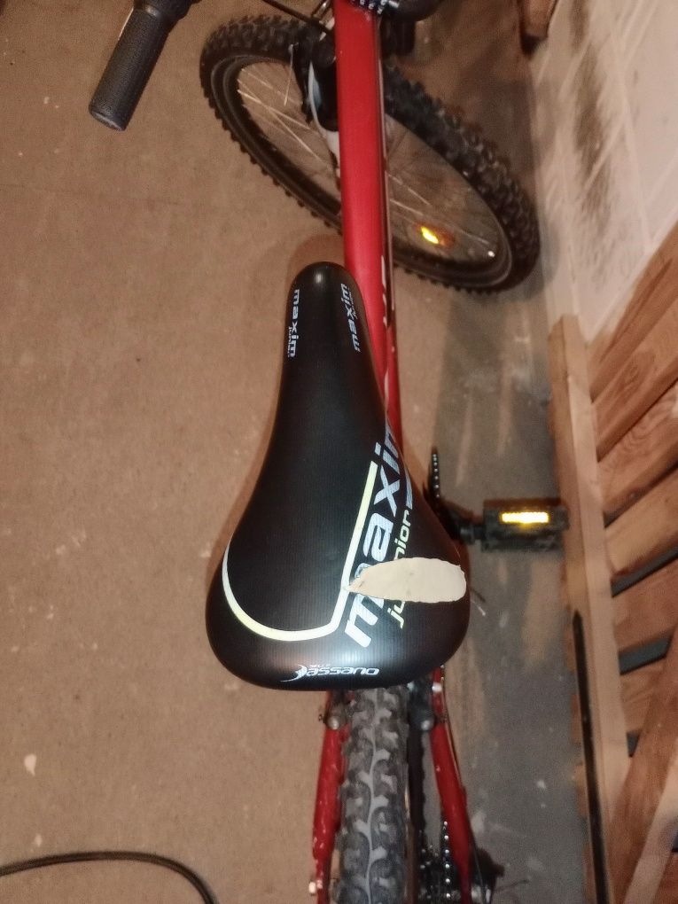 Sprzedam rower młodzieżowy 24 całe MAXIM
