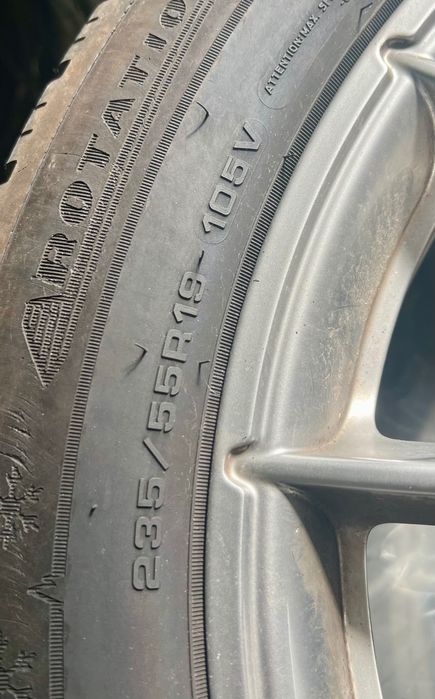 Jantes + pneus 235/55 R19  dois jogos completos em perfeito estado