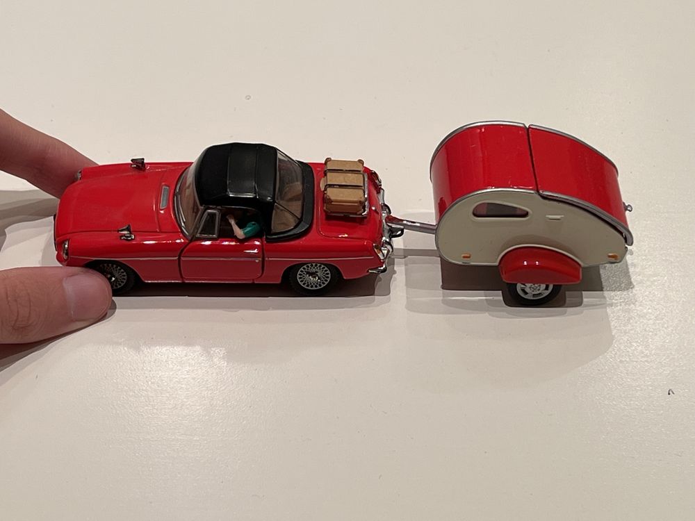 Hongwell MGB Cabriolet Samochód + przyczepa kempingowa Metalowy Model