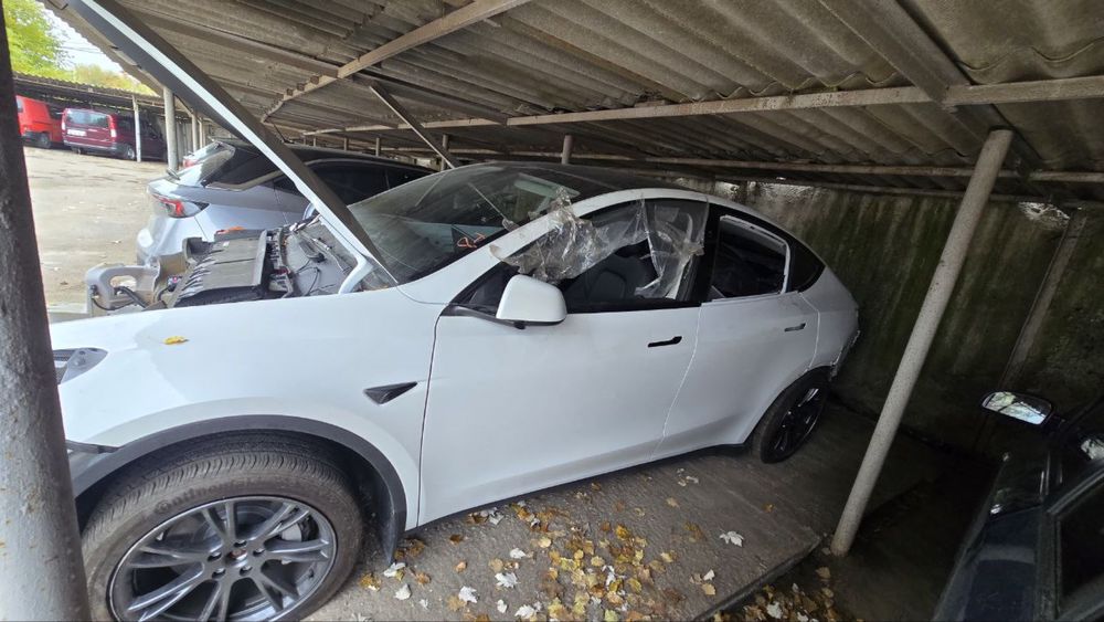 Tesla model 3 y s x бампер передній задній інші запчастини