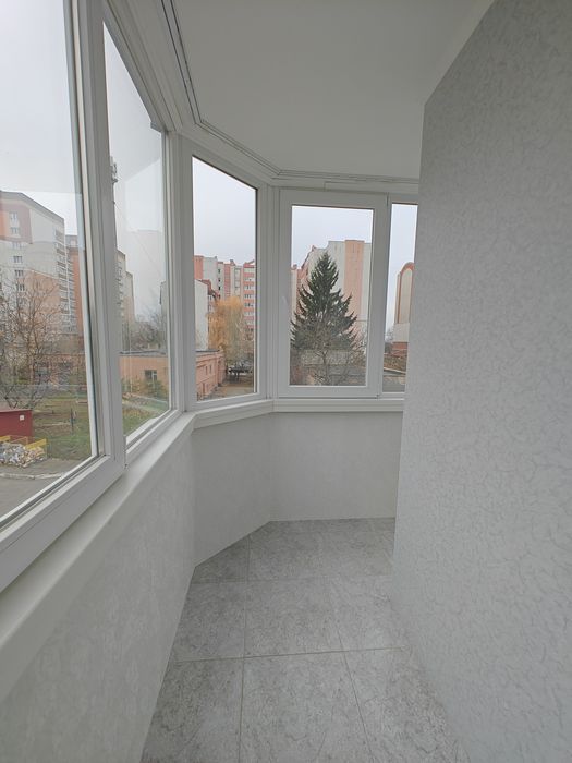 Продаж 2 кімнатна. Вул. Коновальця