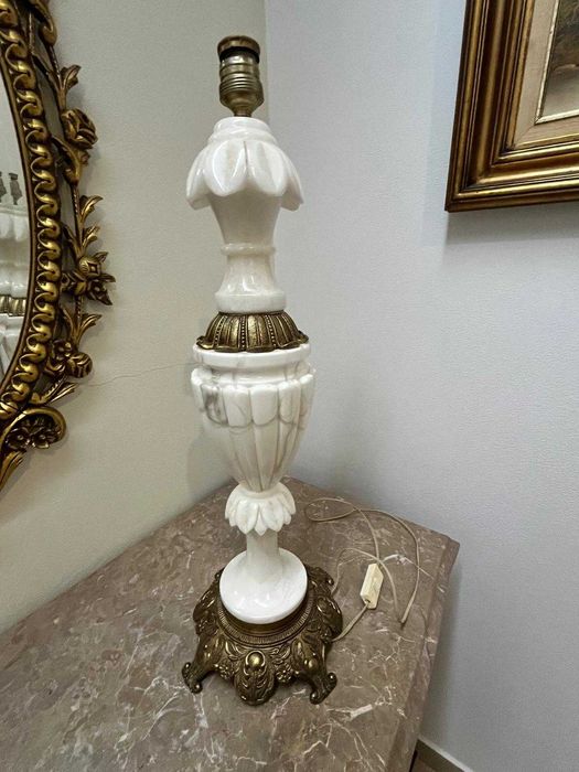 Candeeiro em mármore