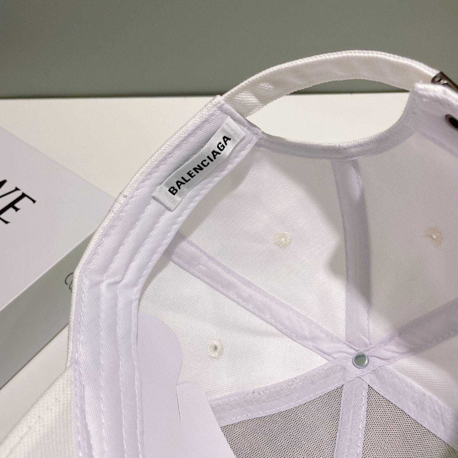 Бейсболка Balenciaga с лого вышивкой