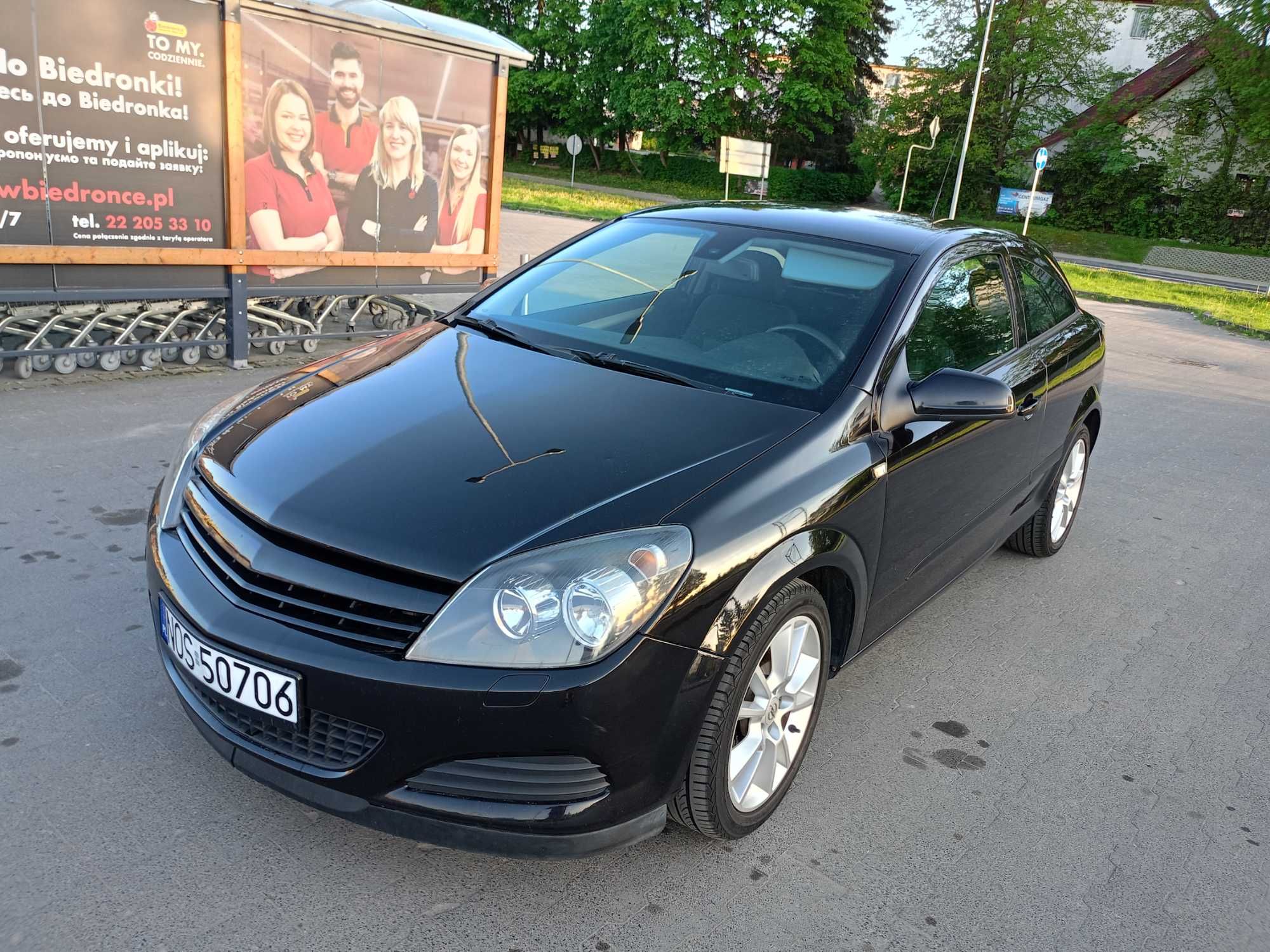 Opel  Astra   h   Coupe  2008rok  stan  b.dobry