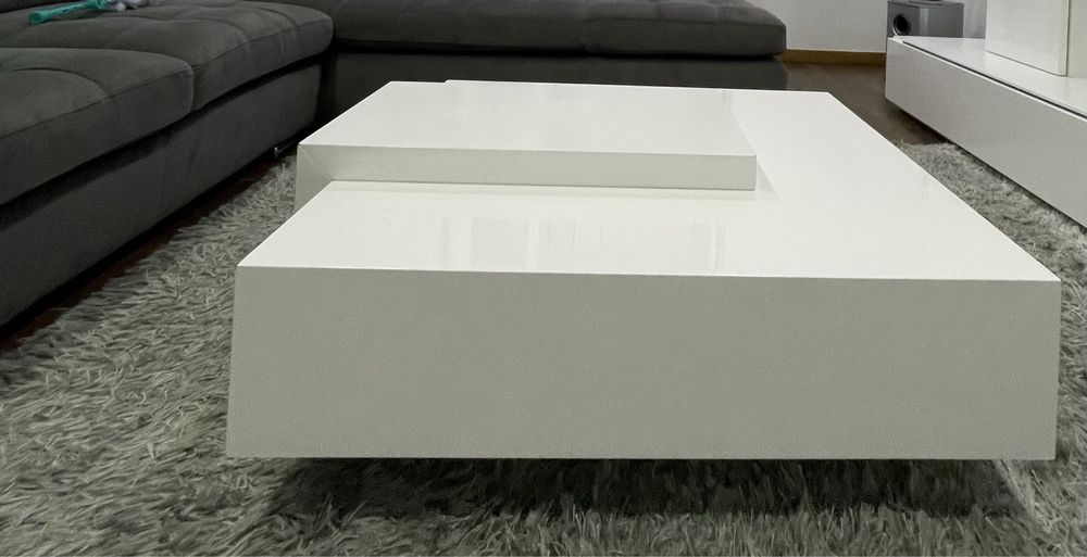 Mesa lacada de branco