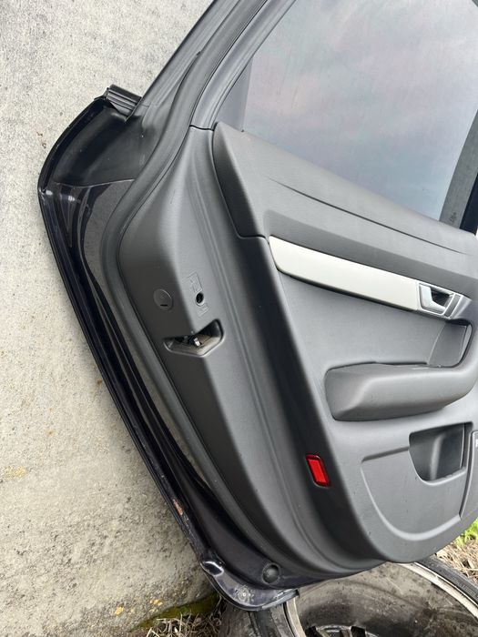 Двері Audi a6c6 універсал