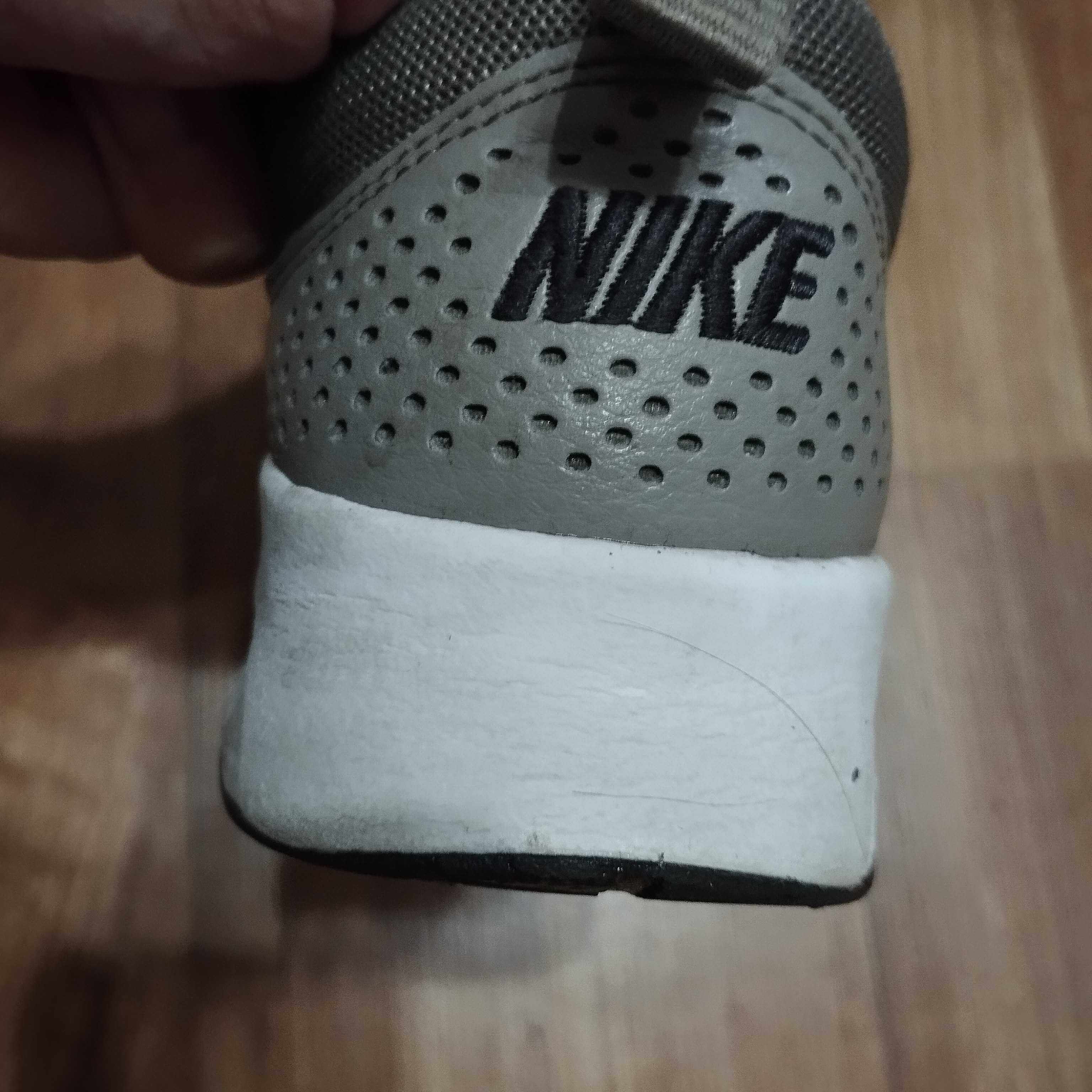 Кроссовки    Nike