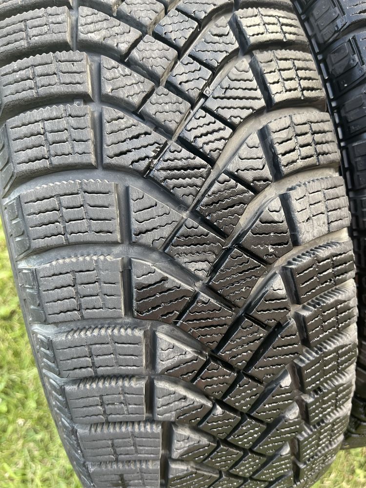 Шини зимові Pirelli 185 65 r15