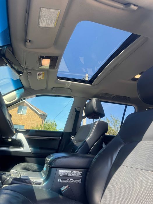 Toyota Land Cruiser 200 дизель автомат