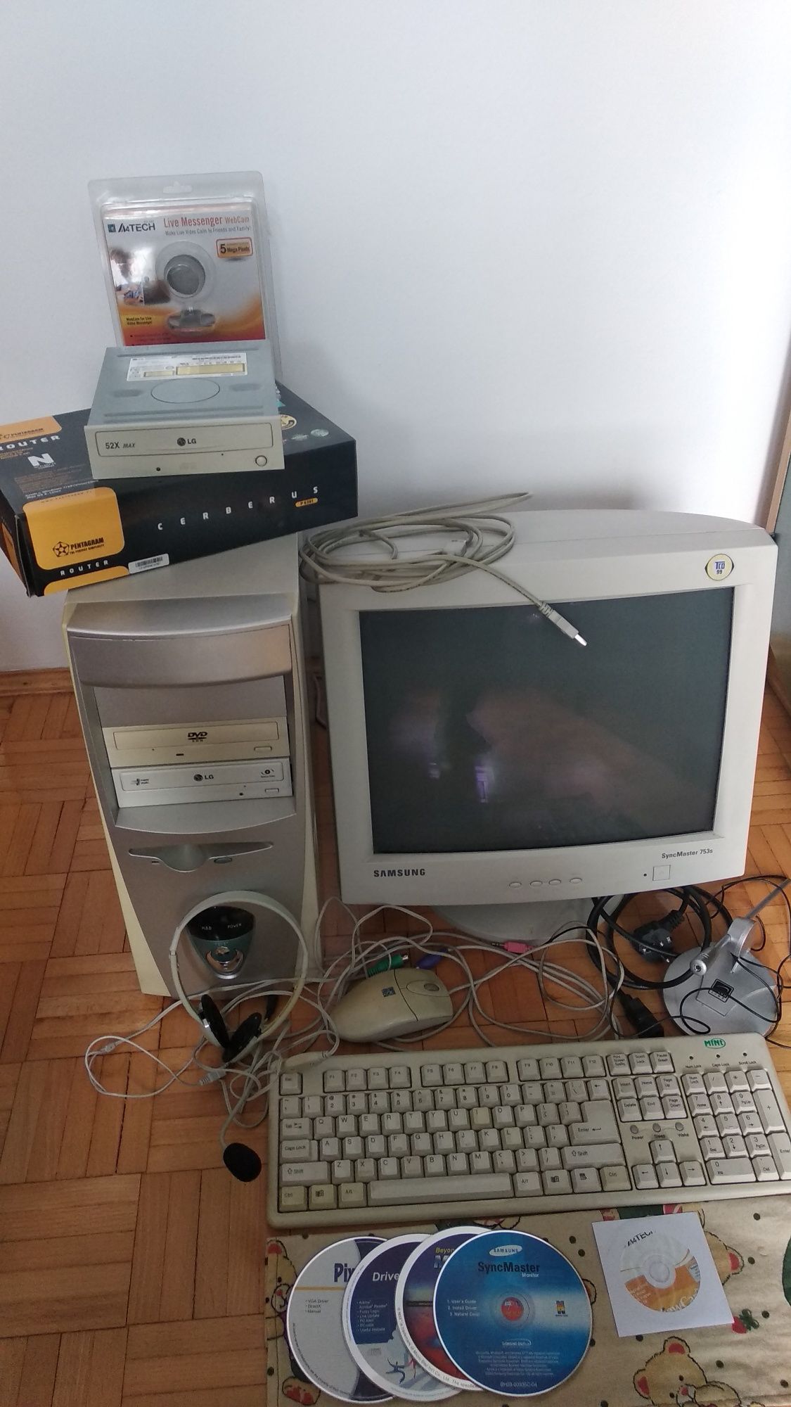 Komputer Retro Intel(R) Pentium 4 CPU 3.00GHz 1GB RAM, RADEON HD.